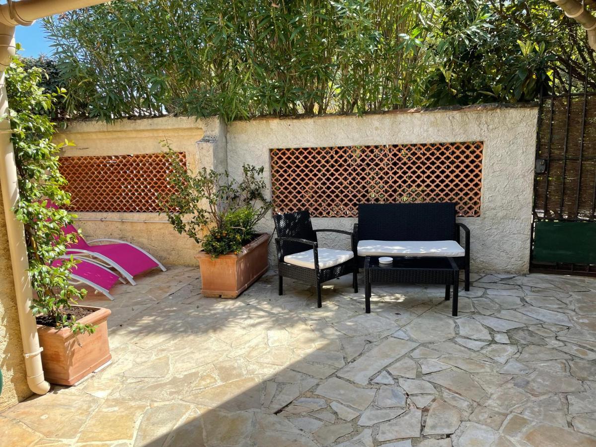 Maisonnette Au Calme Et Proche Mer Mandelieu-la-Napoule Exterior photo